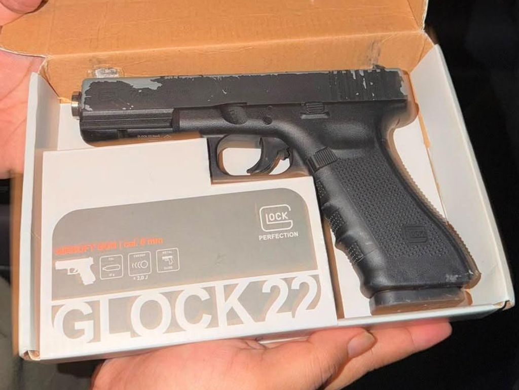 Polisi Bongkar Perdagangan Senjata Ilegal di Priok, Puluhan Airgun Disita